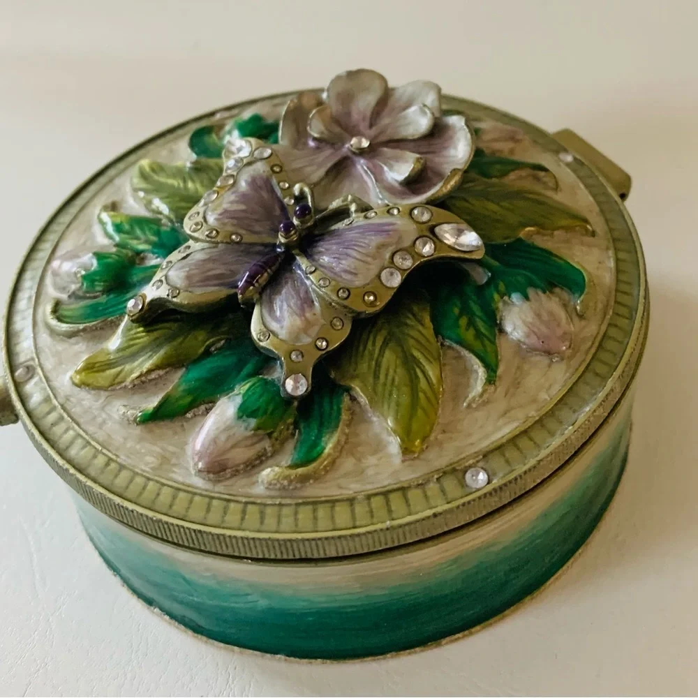 Metal jewelry box
